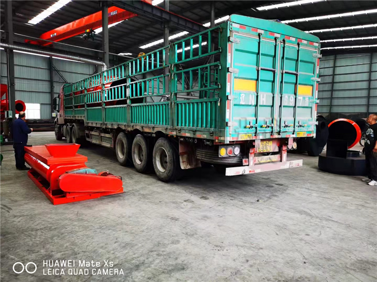 遼寧盤錦客戶年產(chǎn)3萬噸顆粒有機(jī)肥生產(chǎn)線第二車發(fā)貨