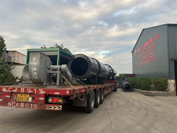 年產(chǎn)3萬噸顆粒有機(jī)肥生產(chǎn)線第三車發(fā)貨現(xiàn)場(chǎng)