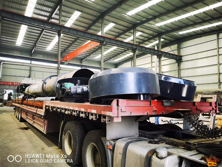 新疆客戶年產(chǎn)一萬(wàn)噸顆粒有機(jī)肥生產(chǎn)線第四車發(fā)貨現(xiàn)場(chǎng)