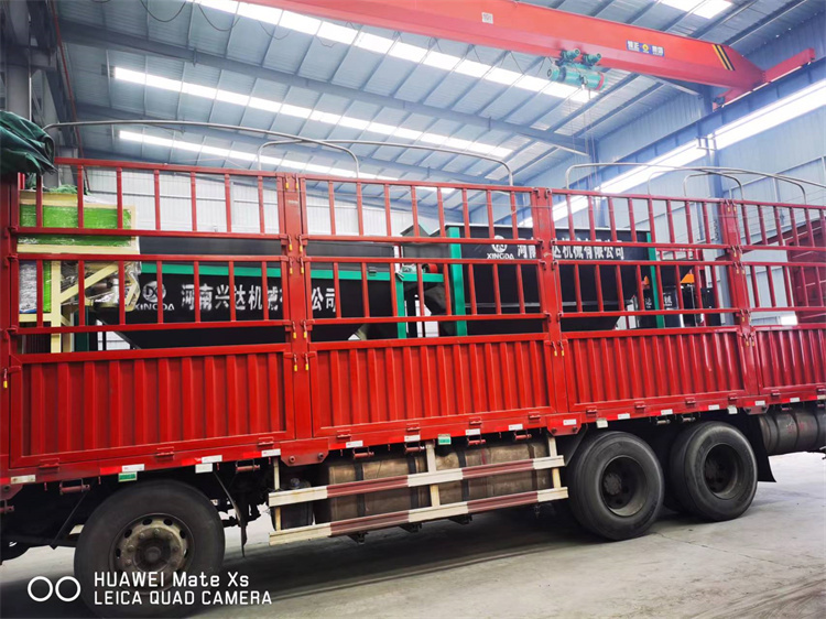 寧夏固原客戶年產(chǎn)一萬噸粉劑有機(jī)肥生產(chǎn)線發(fā)貨現(xiàn)場