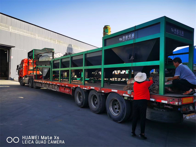 年產(chǎn)5萬噸顆粒有機肥生產(chǎn)線第二車發(fā)貨現(xiàn)場