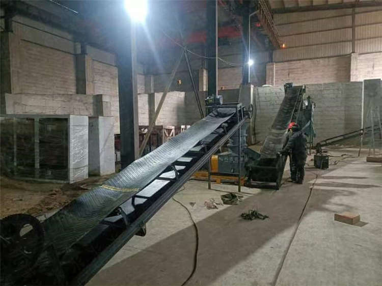 顆粒有機(jī)肥設(shè)備選擇平模造粒生產(chǎn)線