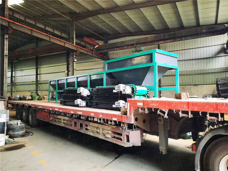 有機(jī)肥配料機(jī) 復(fù)混肥全自動(dòng)稱重配料秤 興達(dá)五倉(cāng)自動(dòng)配料倉(cāng)儲(chǔ)料設(shè)備