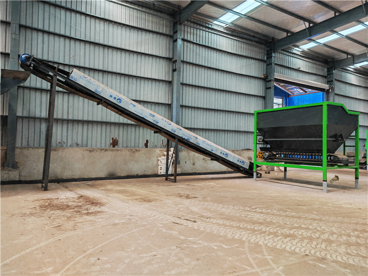 有機肥鏟車喂料機 污泥秸稈喂料倉 牛糞有機肥生產(chǎn)線設(shè)備鏟車料倉